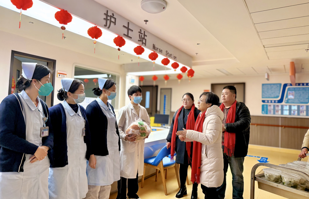 新春慰問送溫情，除夕關(guān)懷暖人心！